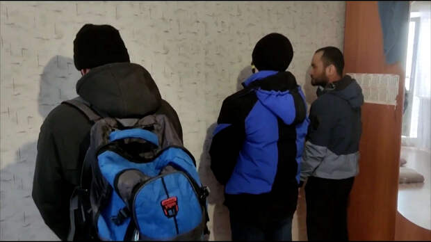 Сотрудники ФСБ опубликовали видео задержания пособников террористической организации