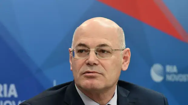 Сенатор Круглый высказался о сокращении в России срока карантина по COVID-19 до семи дней