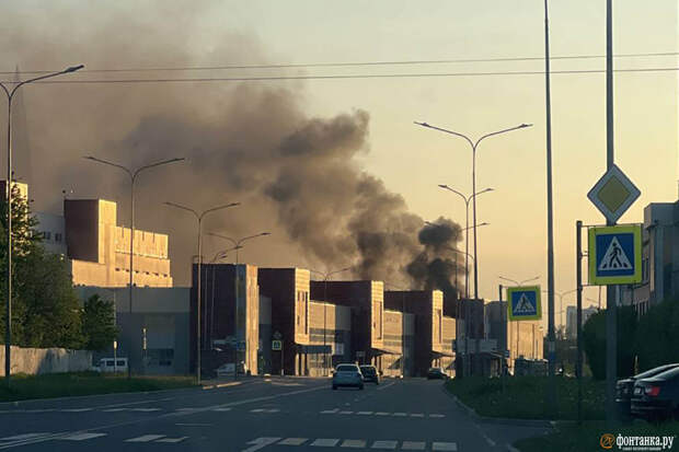 Что горит в приморском районе санкт петербурга. Пожар в Приморском р-не. Пожар в Санкт-Петербурге сейчас в Приморском районе. Пожар в Приморском районе.