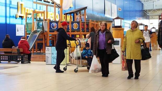 60 г курицы и макароны: аналитики подсчитали реальный рацион на пенсию в РФ