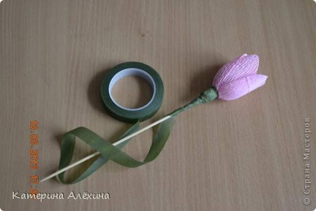 Мастер-класс Свит-дизайн Бумагопластика МК тюльпан с конфеткой Бумага гофрированная фото 19