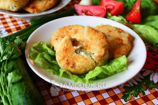 Рецепт быстрых пирожков с курицей и брынзой
