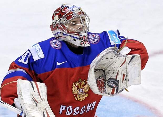 Вратарь сборной России Игорь Шестеркин стал одним из лучших игроков матча