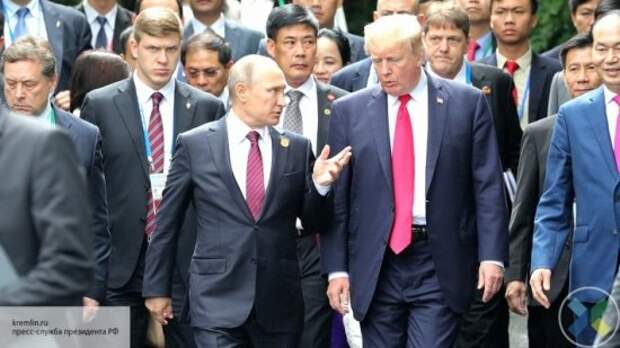 Порошенко обратился к Трампу перед встречей с Путиным: США должны «поставить на место» Россию