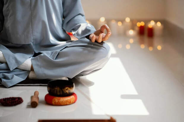 Псевдодуховный бред: россиян предостерегли от эзотериков и наставников «по заземлению»