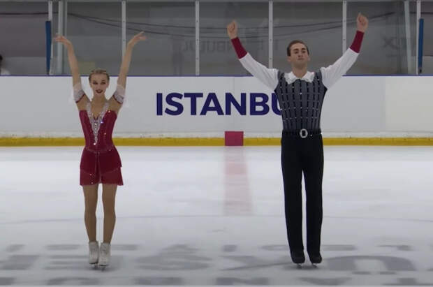Бывшие российские фигуристы заняли первые три места на ЧЕ-2026