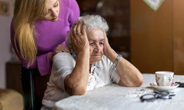 До первых симптомов: ученые научились диагностировать болезнь Альцгеймера по мазку из носа