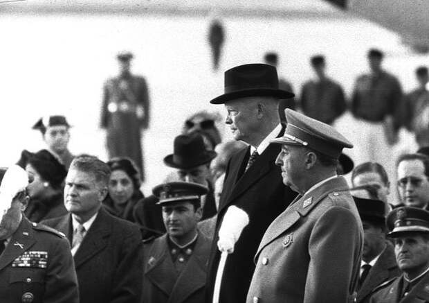 Генералиссимус Франсиско Франко - Диктатор Испании, регент и каудильо (вождь) Генералиссимус Франсиско Франко - Диктатор Испании, регент и каудильо (вождь)