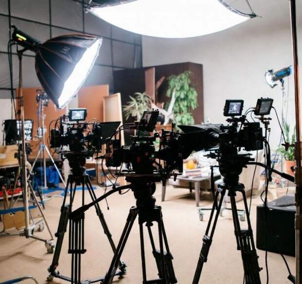 В Москве экс-руководителей МХАТа и подрядчика обвинили в растрате 2 млрд рублей