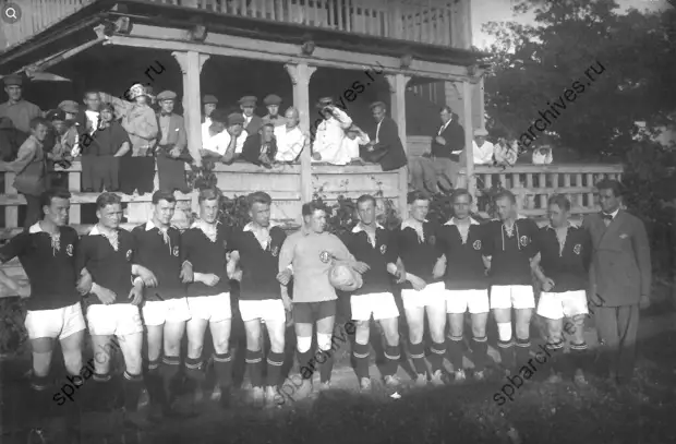 Команда Финляндии по футболу перед матчем в Ленинграде