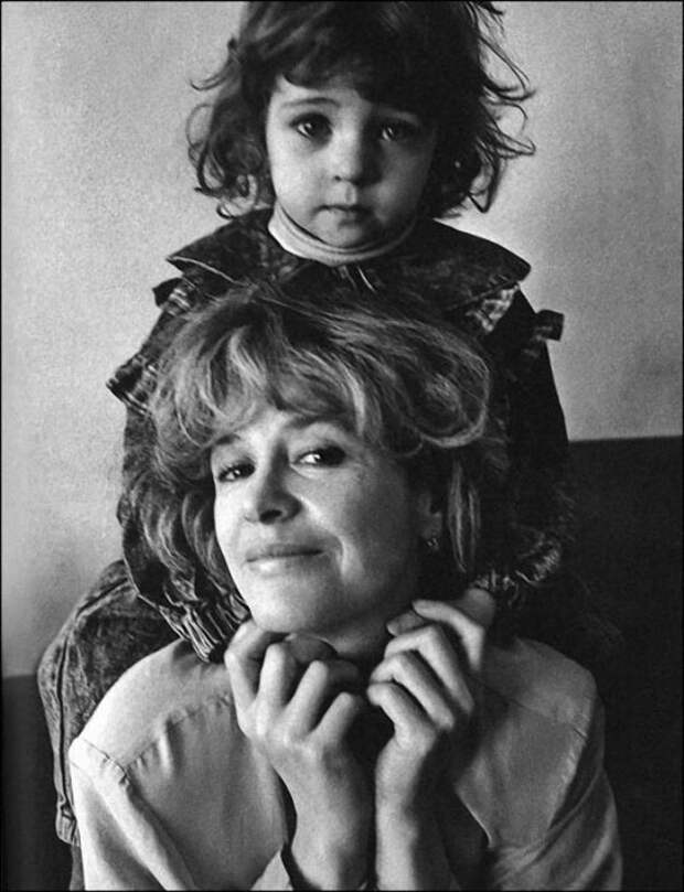 Марина Неёлова с дочкой Никой. / Фото: www.ribalych.ru Марина Неёлова с дочкой Никой. / Фото: www.ribalych.ru