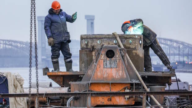 В Санкт-Петербурге рабочее движение по Большому Смоленскому мосту планируют открыть досрочно
