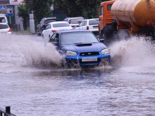 Улицы Читы превратились в реки после дождя