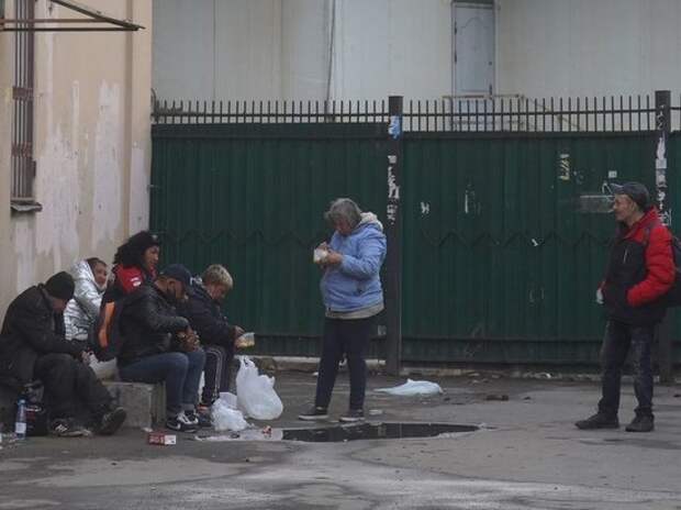 Выяснилось, откуда на улицах Москвы появилось столько бездомных Выяснилось, откуда на улицах Москвы появилось столько бездомных