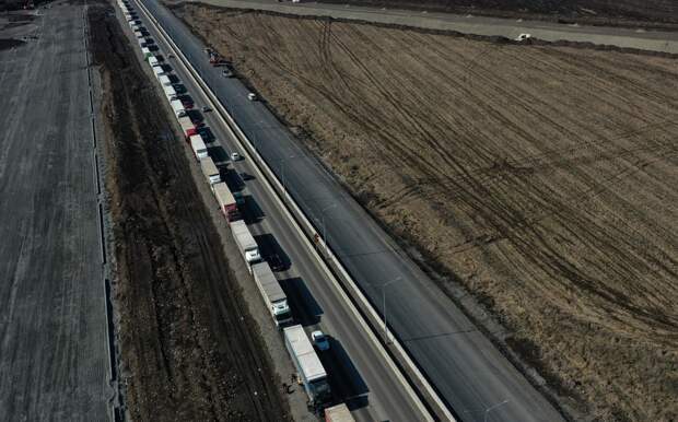 Российские грузоперевозчики предупредили о росте тарифов из-за нового закона