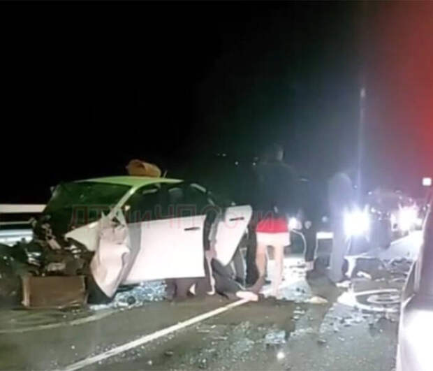 Автомобиль с Ксенией Собчак попал в ДТП со смертельным исходом на трассе в Сочи