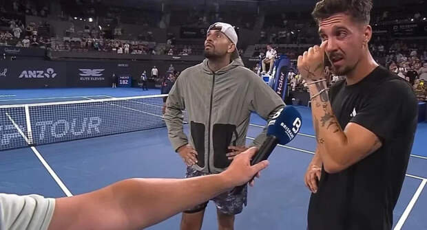 Он играет в теннис с ахиллом мертвого донора в груди — Глаз Народа