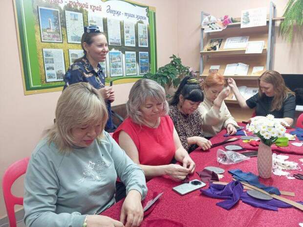 Әгерҗе район үзәк китапханәсендә калфак тегү серләренә өйрәнделәр