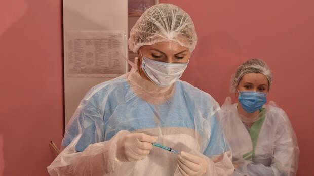 Бьет по горлу: чем отличаются штаммы ковида «Стратус» и «Нимбус»