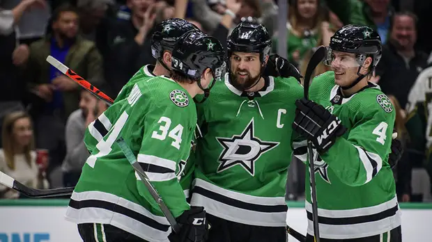 «Даллас» уступил «Флориде» в матче НХЛ, несмотря на гол Гурьянова