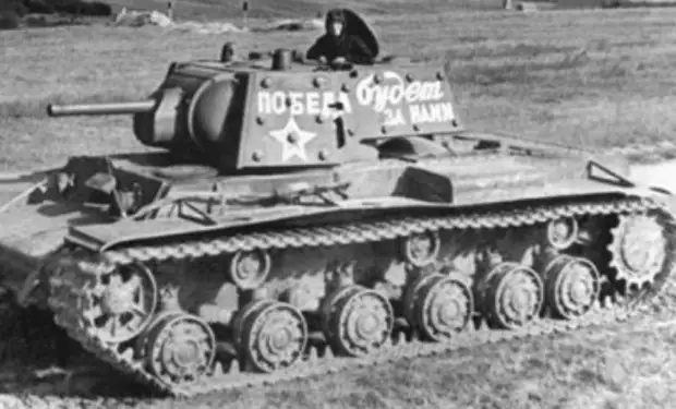 22 подбитых танка за 30 минут: подвиг Зиновия Колобанова