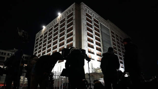 МИД КНР призвал США обеспечить личную безопасность Мадуро