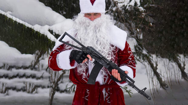 ПОДАРОК ОТ БАНДЕРОВЦЕВ: ДЕД МОРОЗ ОБЪЯВЛЕН ДИВЕРСАНТОМ