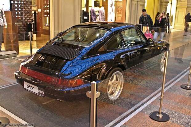 Выставка автомобилей Porsche в Московском ГУМе (15 фото)