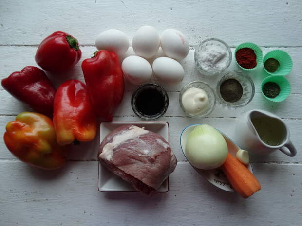 Перец фаршированный яичницей – обалденно вкусно, можно готовить хоть каждый день и деткам нравится, и муж уважает