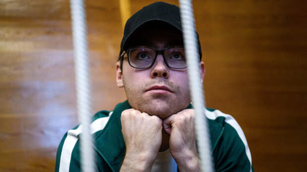 Экс-редактора Ura.ru Аллаярова приговорили к 5 годам колонии по делу о взятках полиции