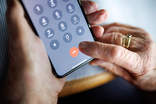 В Москве 78-летняя женщина пыталась спасти и потеряла 25 млн рублей