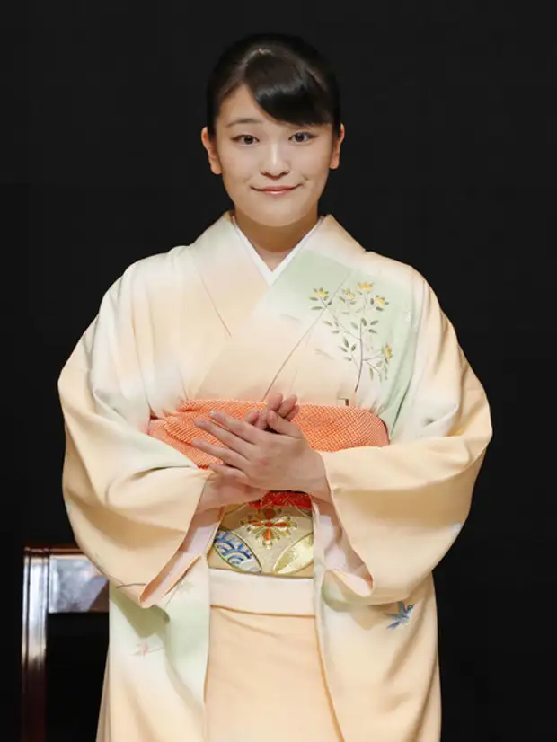 Принцесса мако акисино. Кимоно принцессы Японии. Митико принцесса Японии. Маленькая принцесса Япония. Принцесса мако платья.