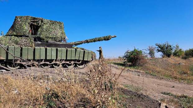 Экипажи танков Т-72Б3М войск «Запад» поразили замаскированные позиции ВСУ