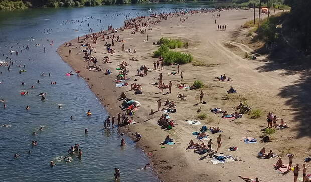 Отдохнуть летом оренбургская область. Тамбовское водохранилище пляж. Юматово пляж. Пляжи Оренбурга 2022. Дзержинский карьер нудийский пляж
