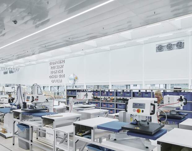 Архитектура и дизайн завода Swarovski Manufaktur в Австрии