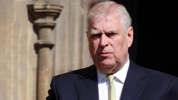 Захарова сравнила с цирком уродов ситуацию вокруг скандала с экс-принцем Эндрю