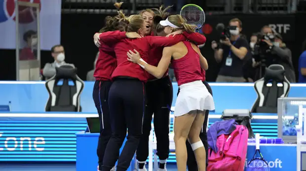 Тарпищев призвал Шрайвер почитать регламент Кубка Билли Джин Кинг