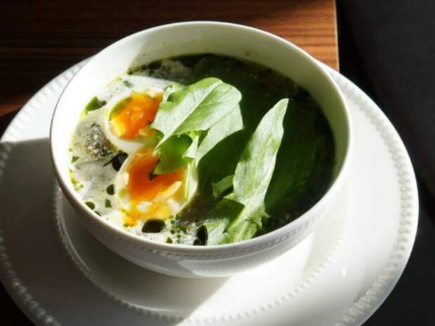 Тульское бистро «Ansch» предложило рецепт щавелевых щей с телятиной