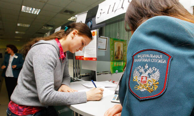 Федеральная налоговая служба напоминает жителям Москвы о сроках уплаты налога. Фото из архива редакции