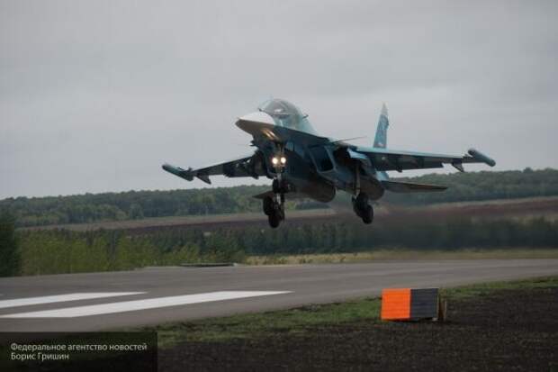 Летчики ЗВО на Су-34 разбомбили "вражеские" командные пункты под Воронежем Летчики ЗВО на Су-34 разбомбили "вражеские" командные пункты под Воронежем