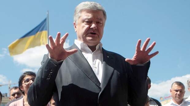 Порошенко пришлось быстрым шагом покидать потенциально опасное место