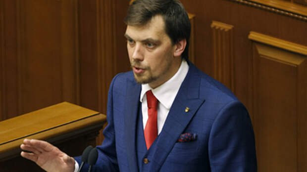 Такого не было даже с Яценюком: Премьера Украины застукали на концерте националистов