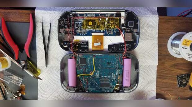 Фанат сделал полноценную портативную PS2 и показал результат (видео) Фанат сделал полноценную портативную PS2 и показал результат (видео)