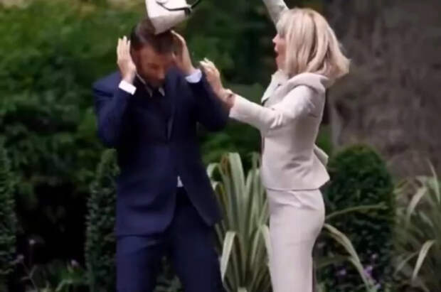 «Восстанавливается после удара в челюсть»: Трамп высмеял отношения Макрона