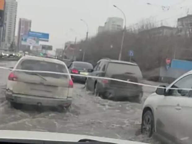 Из-за потопа на Ипподромской изменили схему движения троллейбусов