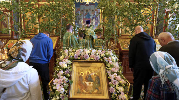 Икону «Святая Троица» доставили к Троице-Сергиевой лавре