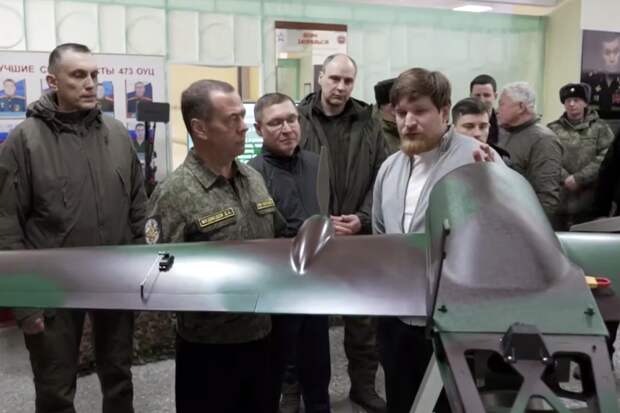 Медведев: Россия стала передовой страной по беспилотникам