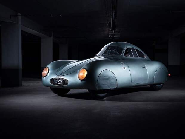 8 раритетных фото самого старого в мире Porsche