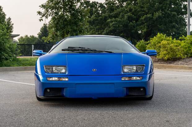 Lamborghini Diablo VT 2001 года выпуска в цвете Monterey Blue