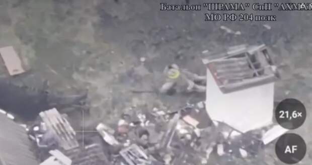 Добивание ахматовцами брошенного в туалете бойца ВСУ попало на видео
